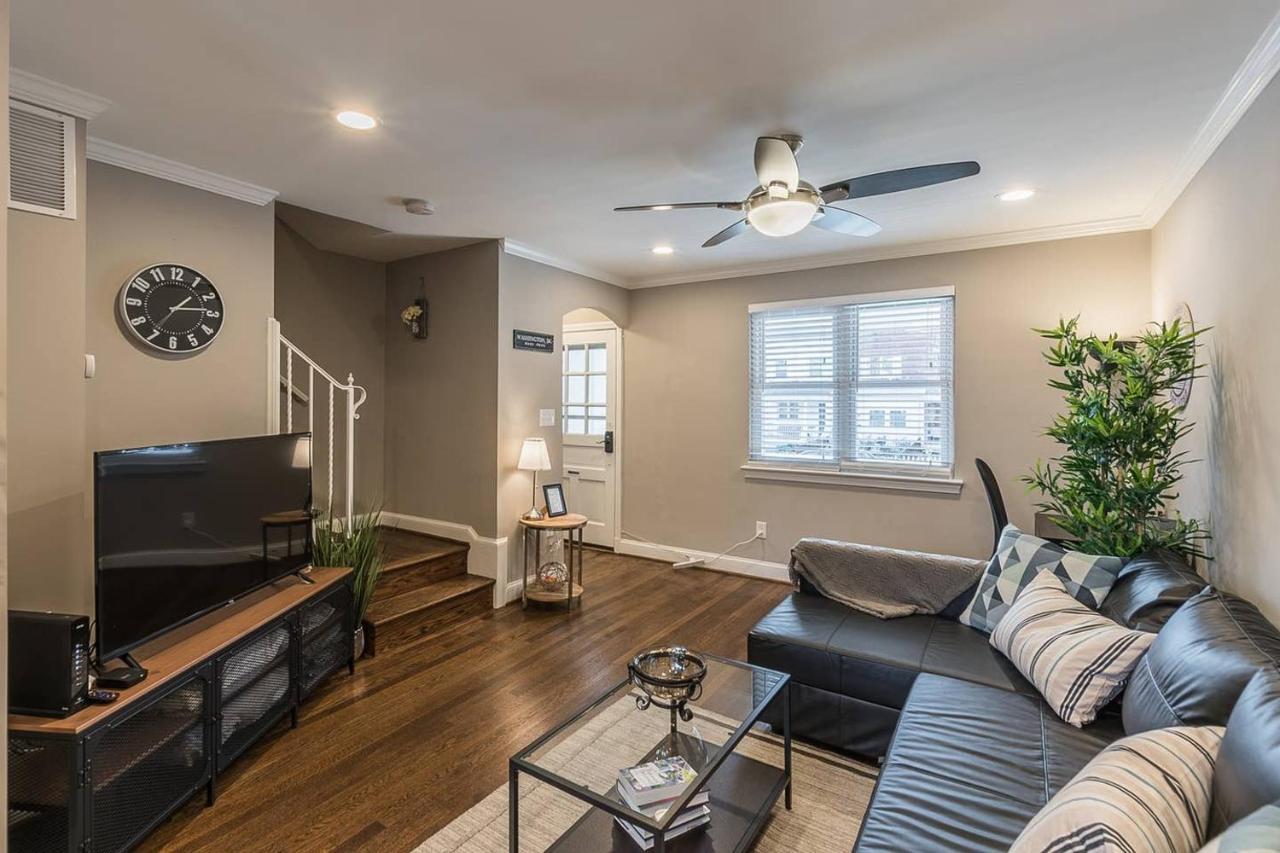 Beautiful 3Br 2Ba House With Cozy Backyard By Cozysuites Alexandria Buitenkant foto