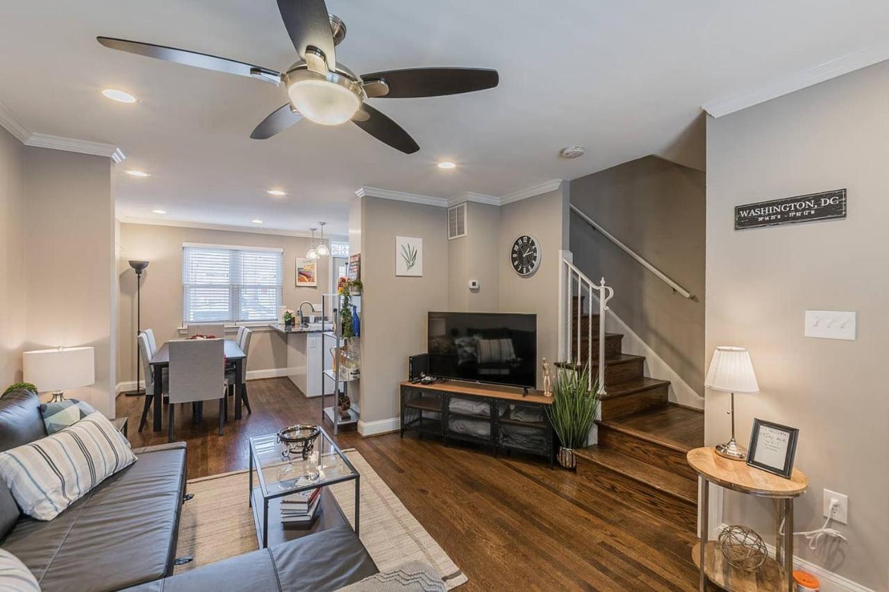 Beautiful 3Br 2Ba House With Cozy Backyard By Cozysuites Alexandria Buitenkant foto