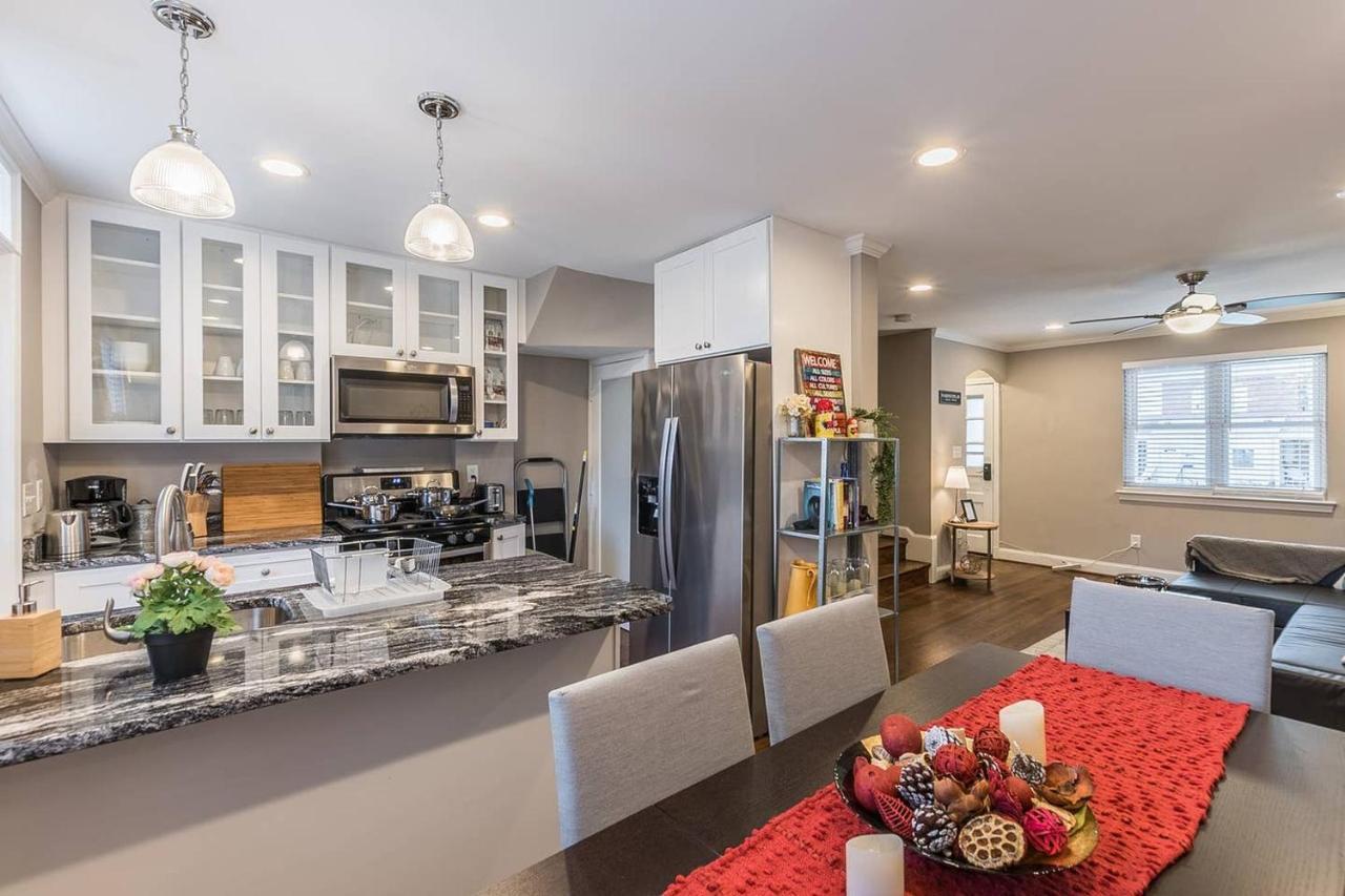 Beautiful 3Br 2Ba House With Cozy Backyard By Cozysuites Alexandria Buitenkant foto