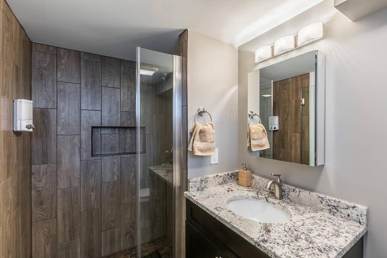Beautiful 3Br 2Ba House With Cozy Backyard By Cozysuites Alexandria Buitenkant foto